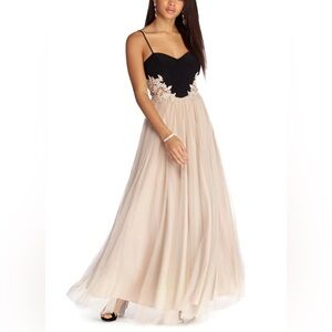 Windsor Black and Cream Floral Maxi Dress